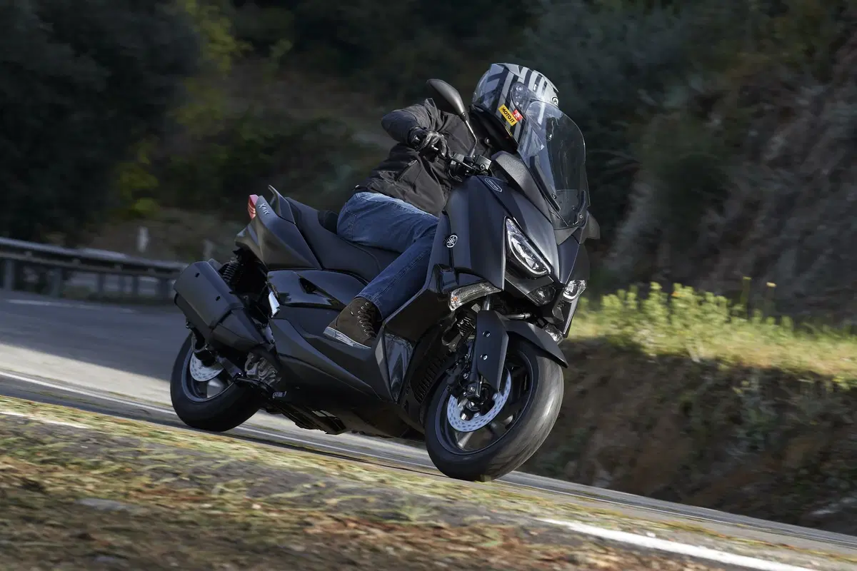 Yamaha XMAX Iron Max, TEST: ancora più stile e comfort (2)