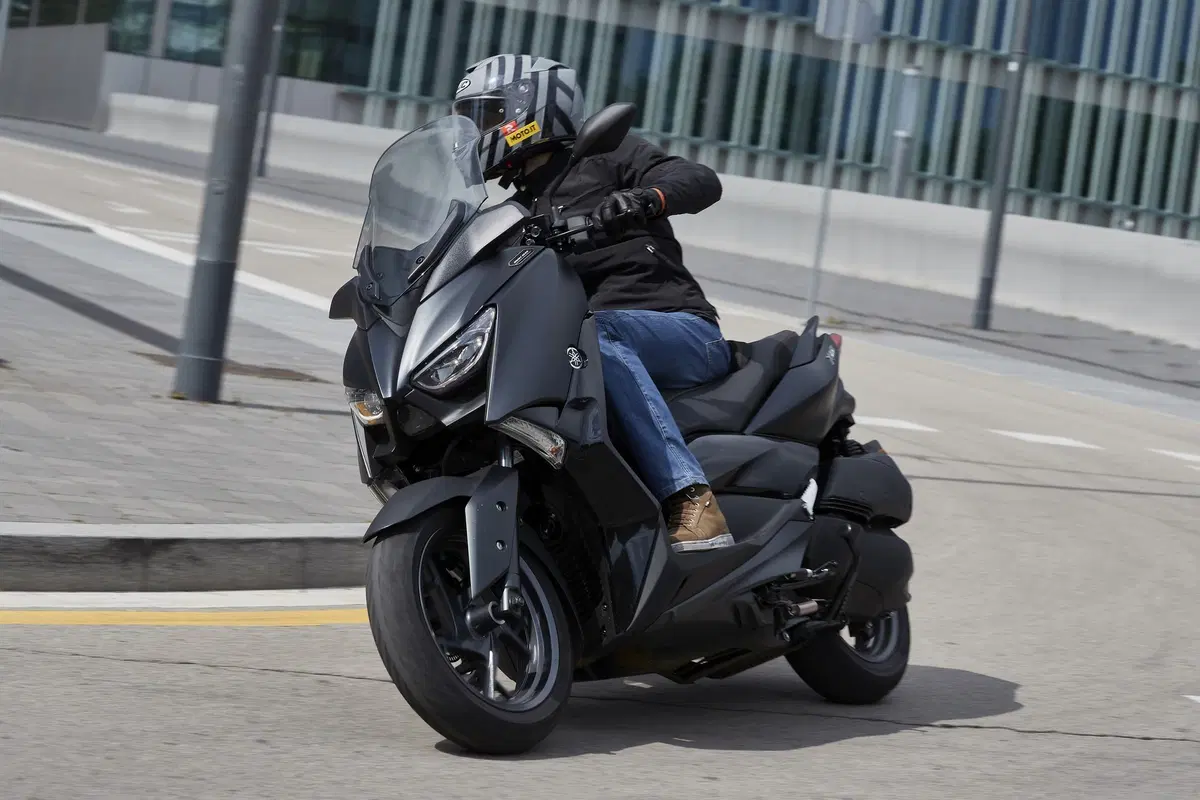 Yamaha XMAX Iron Max, TEST: ancora più stile e comfort (14)