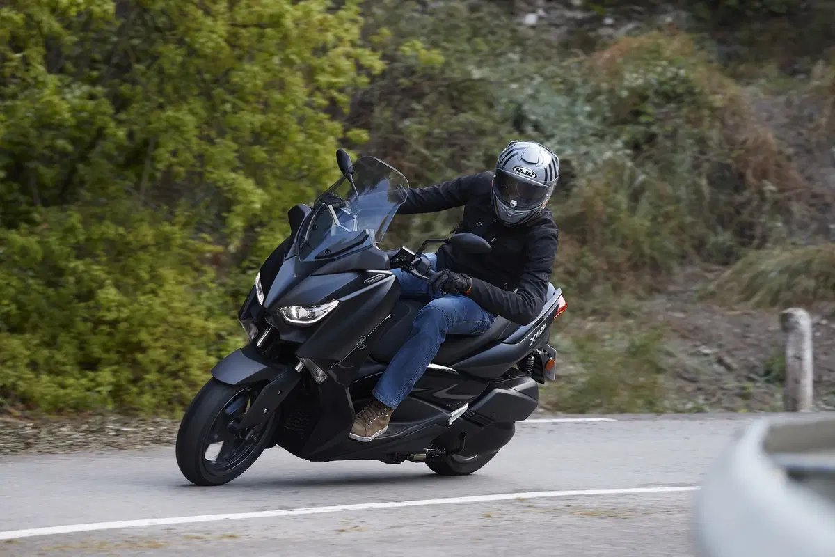 Yamaha XMAX Iron Max, TEST: ancora più stile e comfort (15)