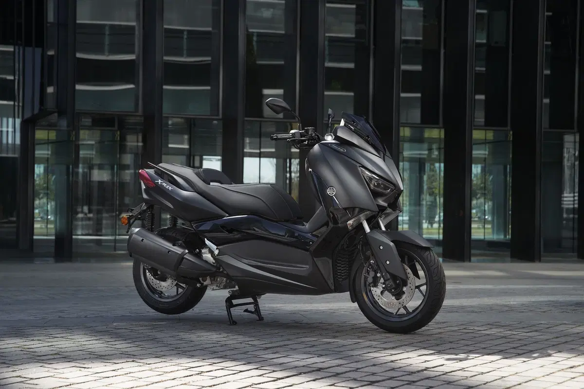 Yamaha XMAX Iron Max, TEST: ancora più stile e comfort (12)
