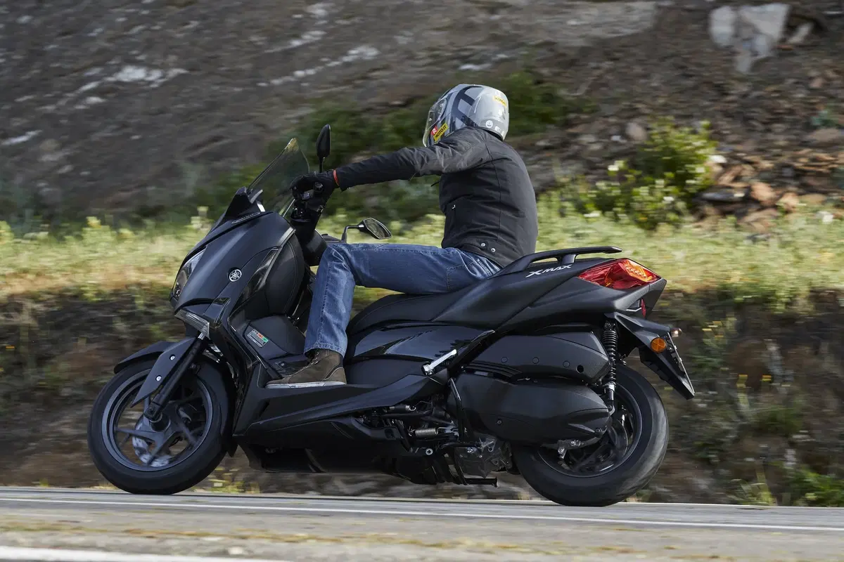 Yamaha XMAX Iron Max, TEST: ancora più stile e comfort (3)