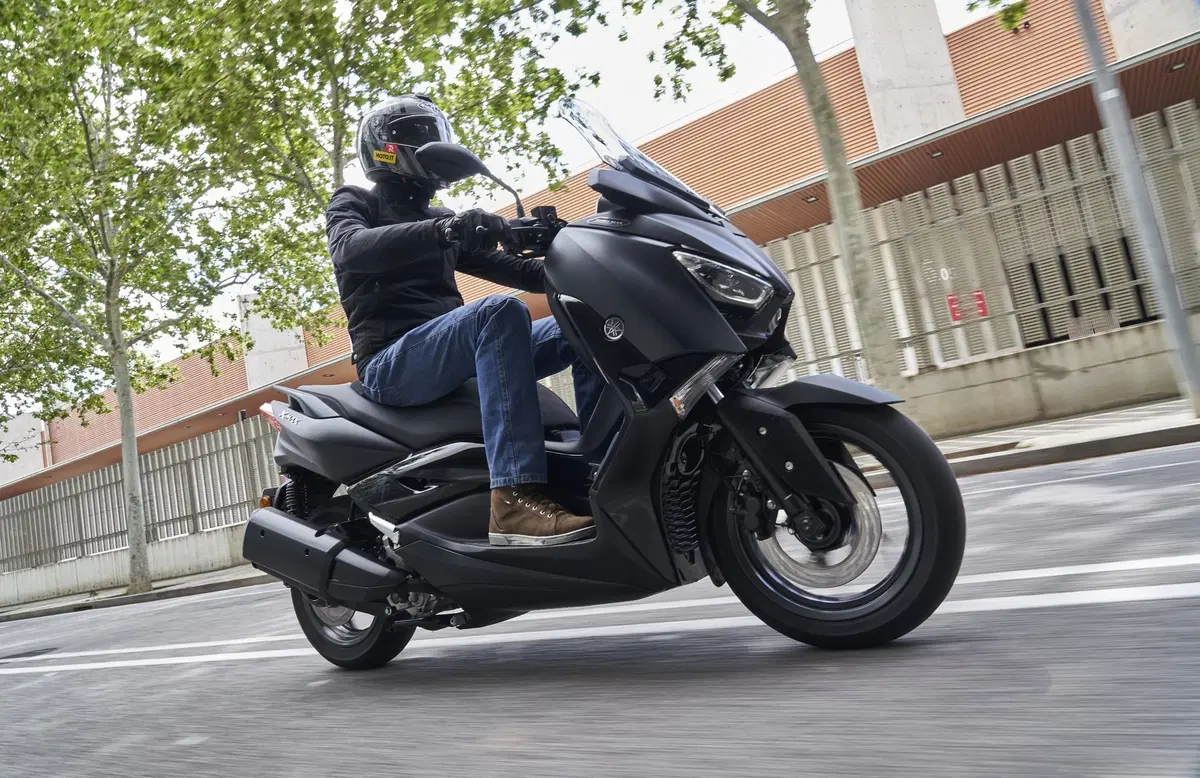 Yamaha XMAX Iron Max, TEST: ancora più stile e comfort (13)