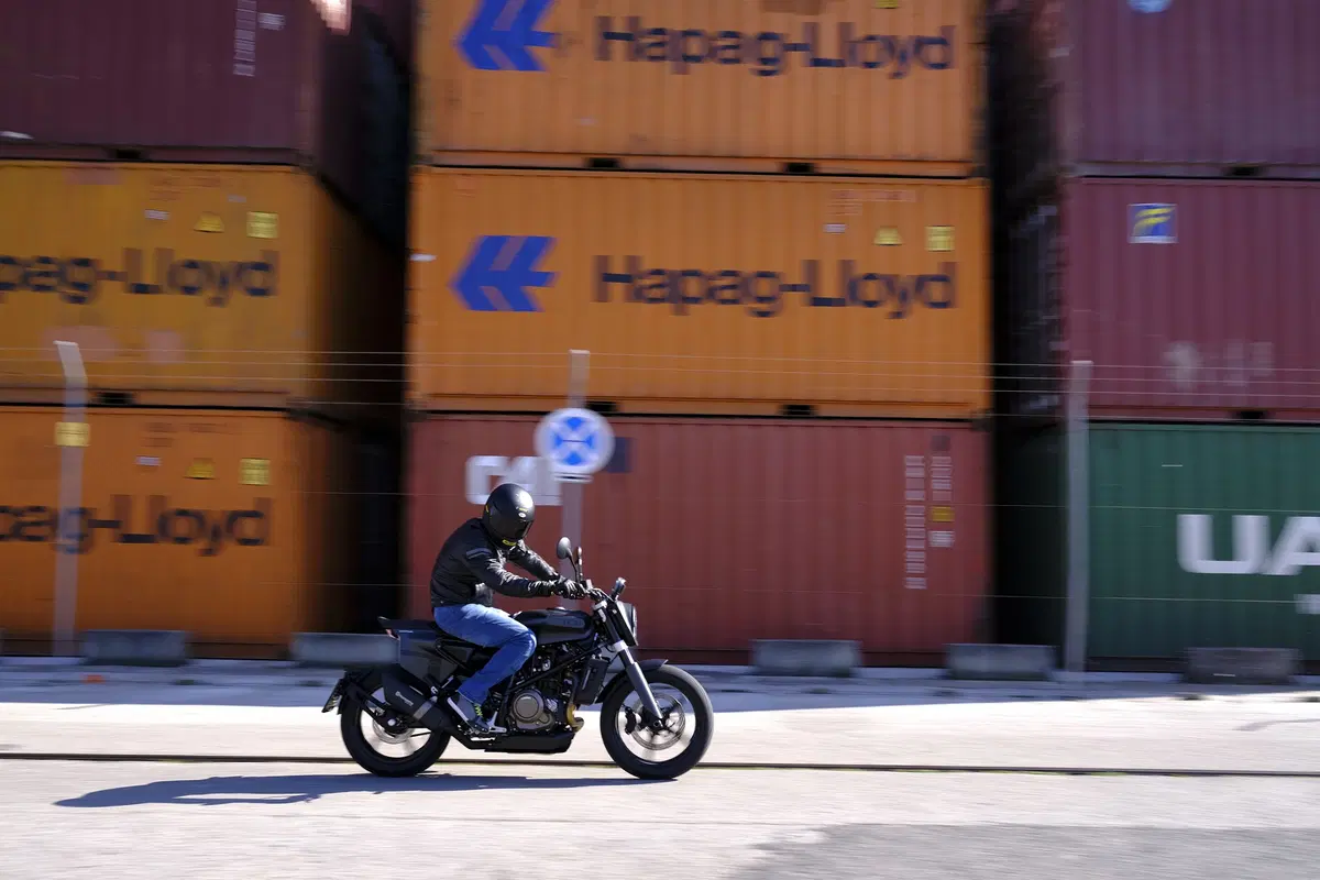 Husqvarna Svartpilen 701. Tremendamente divertente (17)