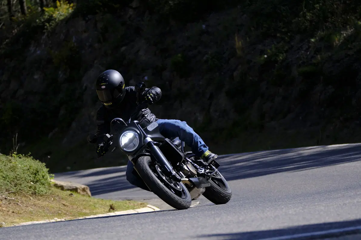 Husqvarna Svartpilen 701. Tremendamente divertente (15)