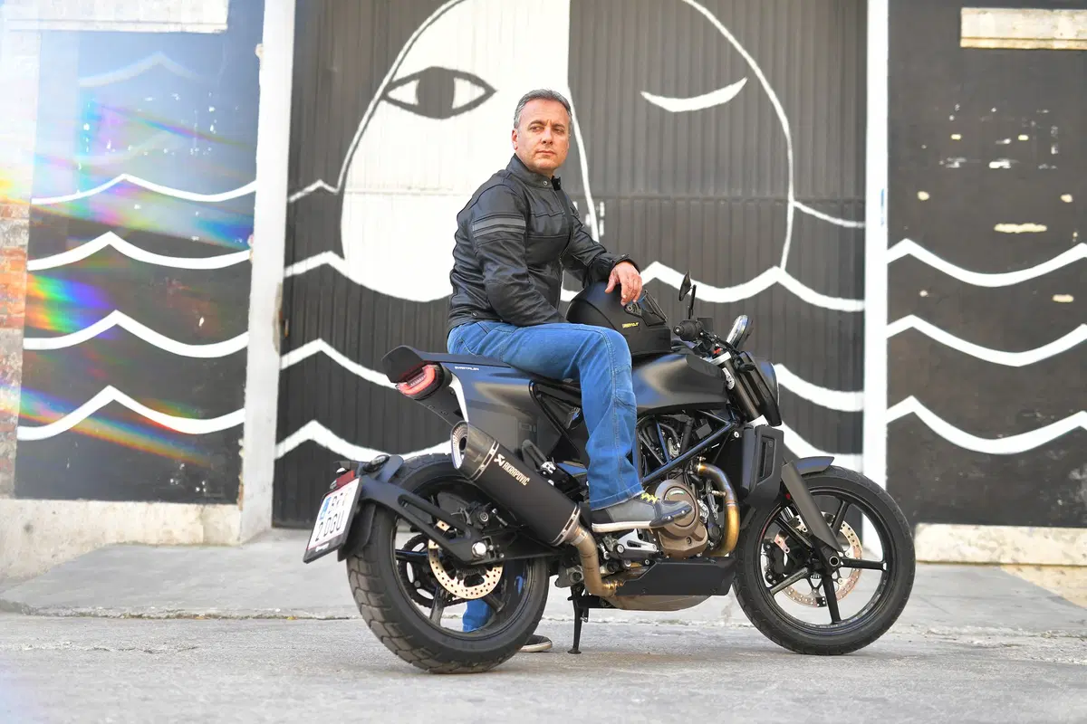 Husqvarna Svartpilen 701. Tremendamente divertente (23)