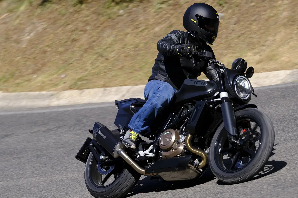 Husqvarna Svartpilen 701. Tremendamente divertente (5)