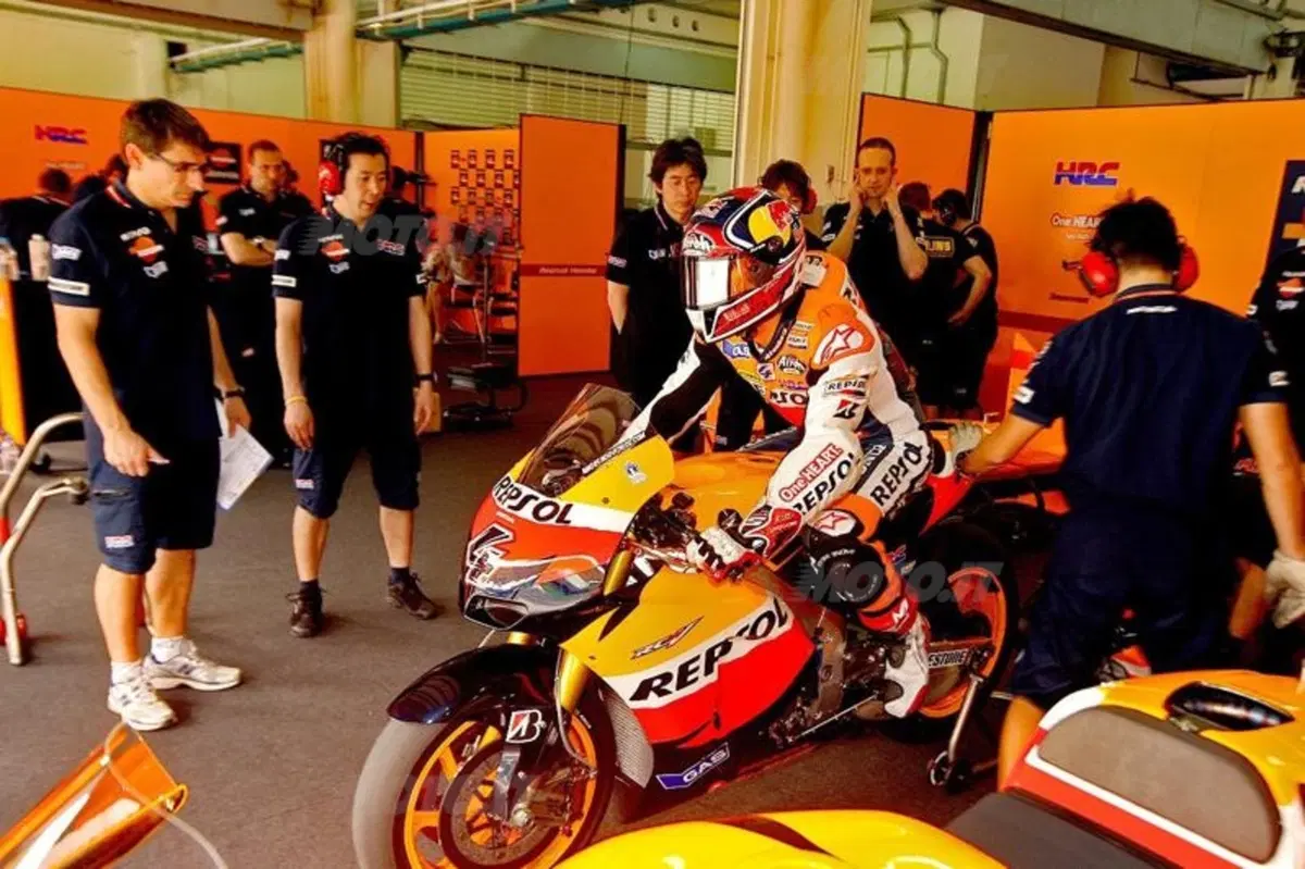 Simoncelli è il più veloce nel 3° giorno di test a Sepang (27)