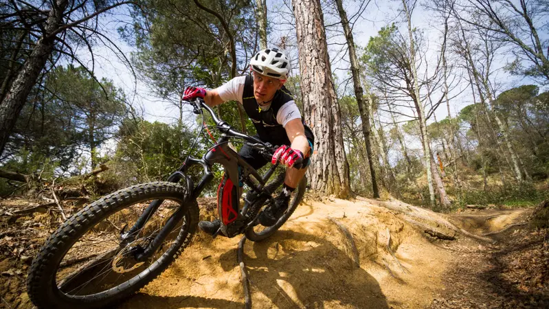 Thok MIG-R. Video-test e review