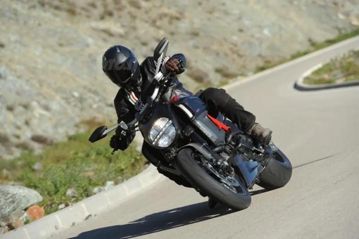 Ducati Diavel 