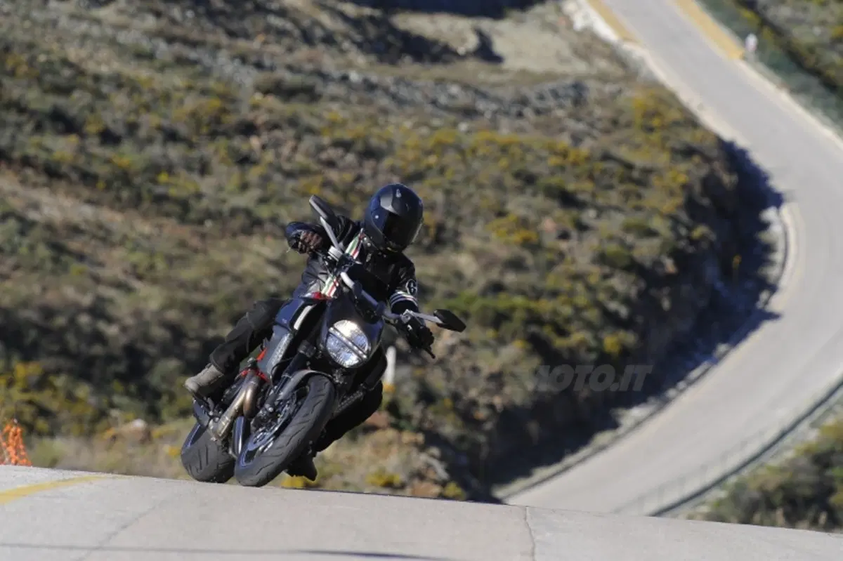 Ducati Diavel  (4)
