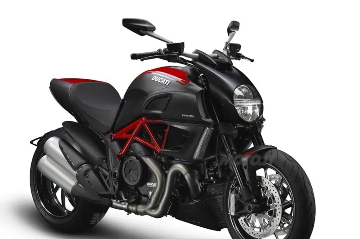 Ducati Diavel  (13)
