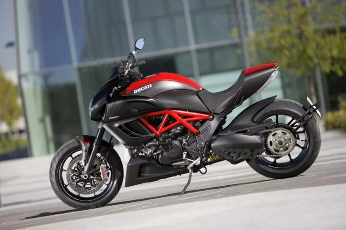 Ducati Diavel  (18)
