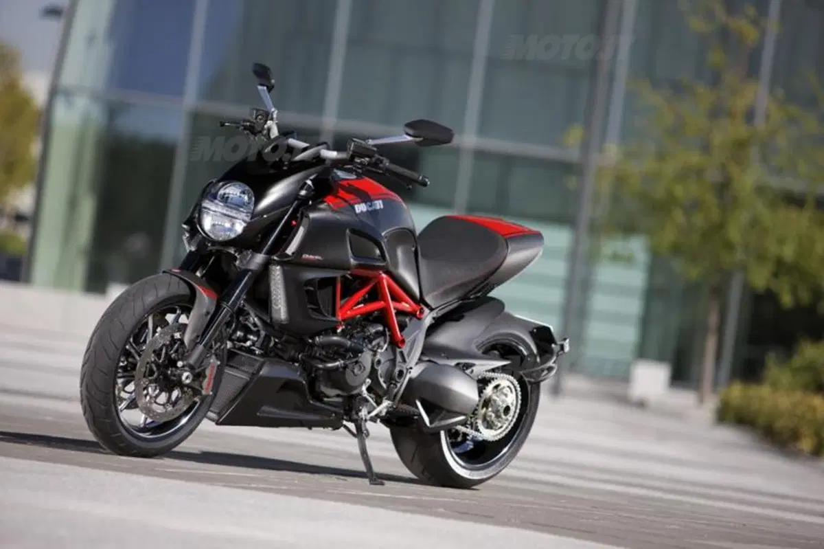 Ducati Diavel  (20)