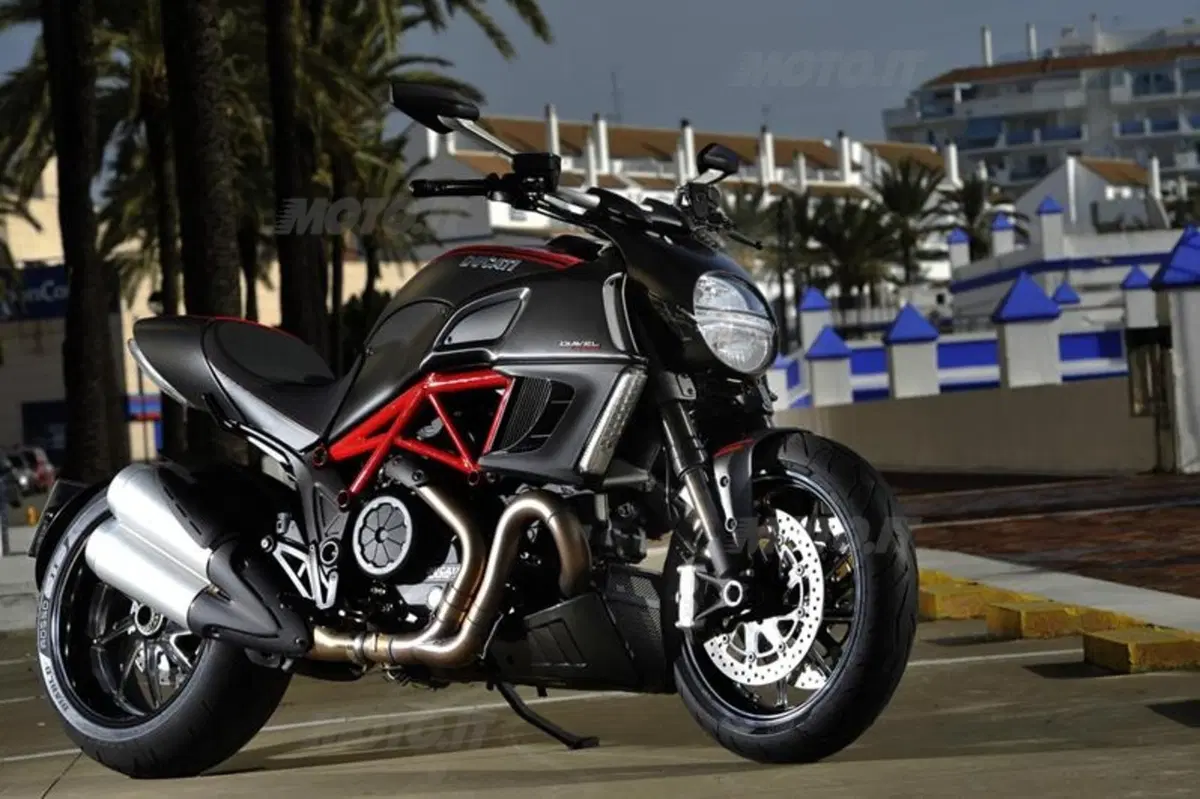 Ducati Diavel  (21)