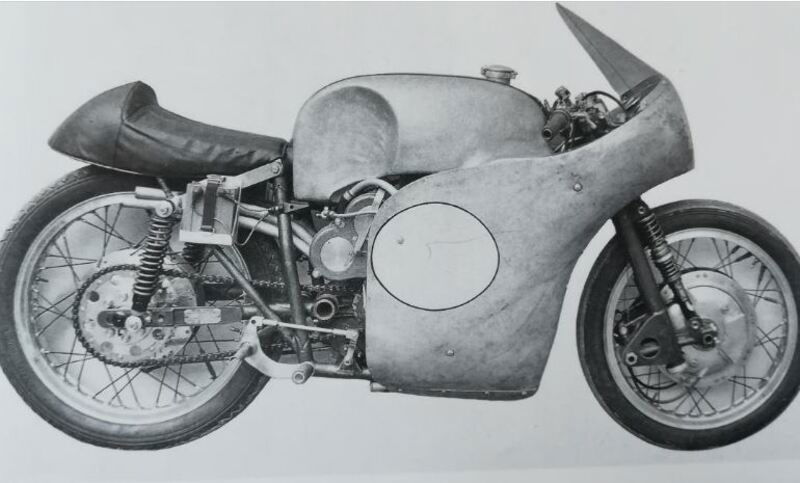 La moto in configurazione TT di Man del 1957