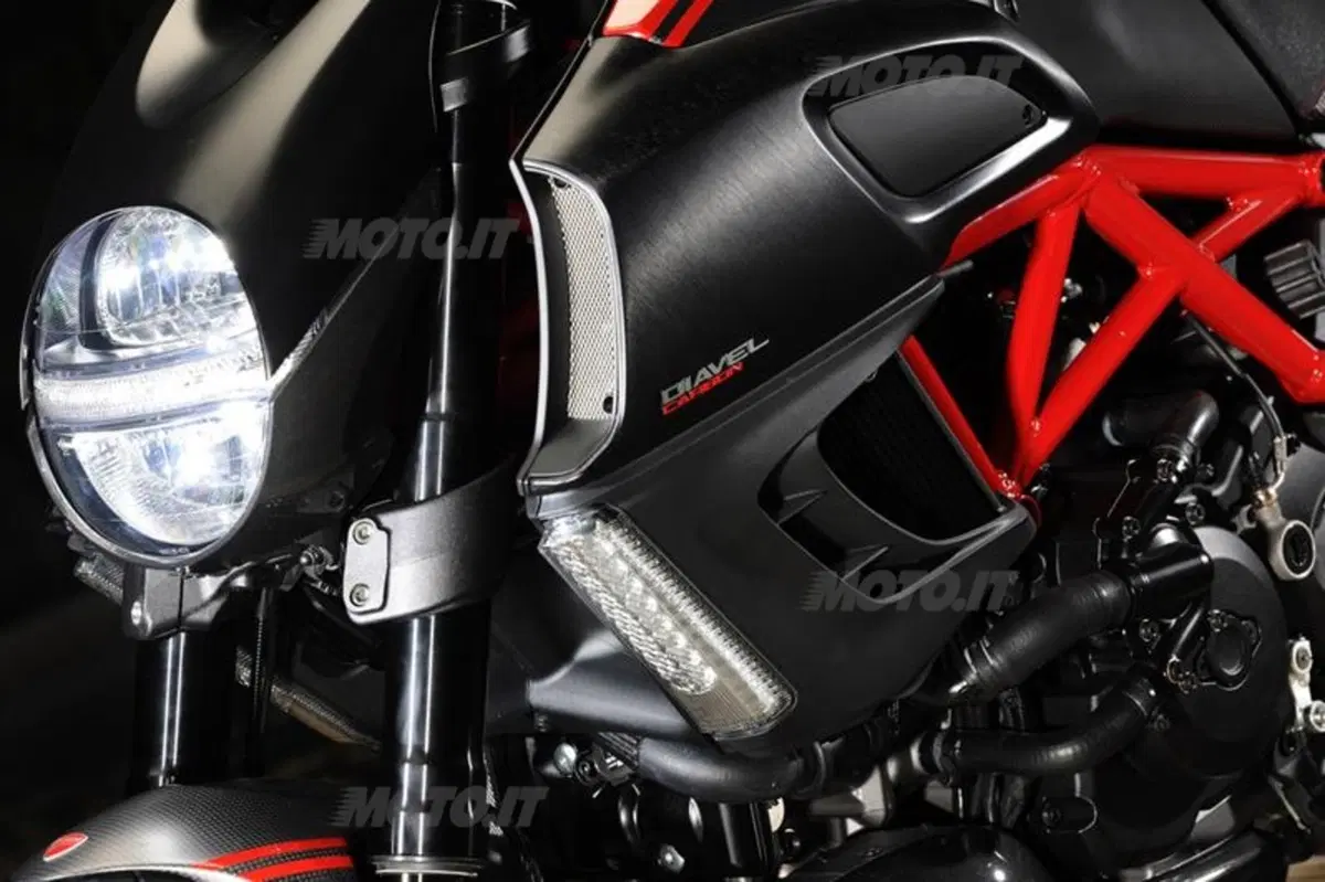 Ducati Diavel  (28)