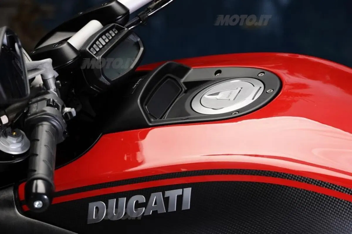 Ducati Diavel  (29)