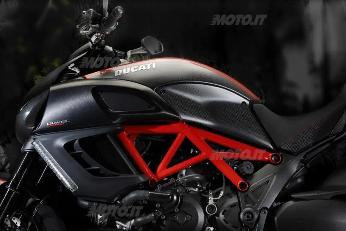 Ducati Diavel  (31)