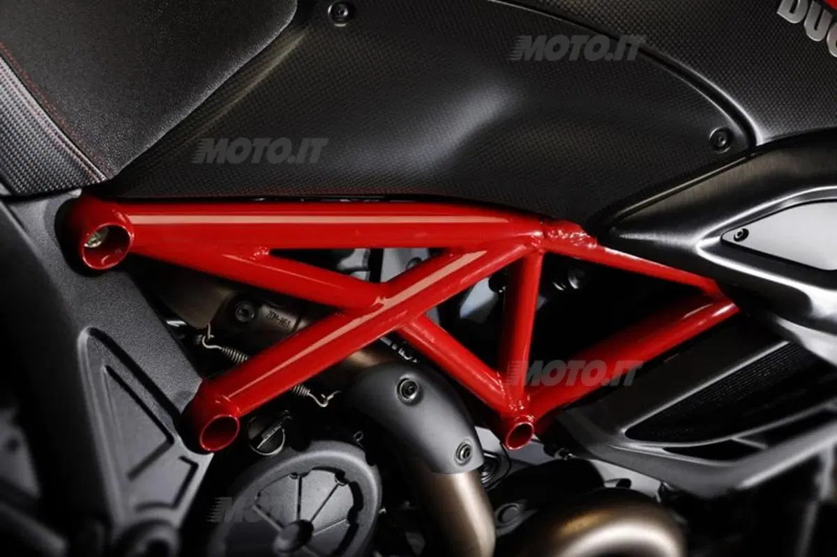 Ducati Diavel  (34)
