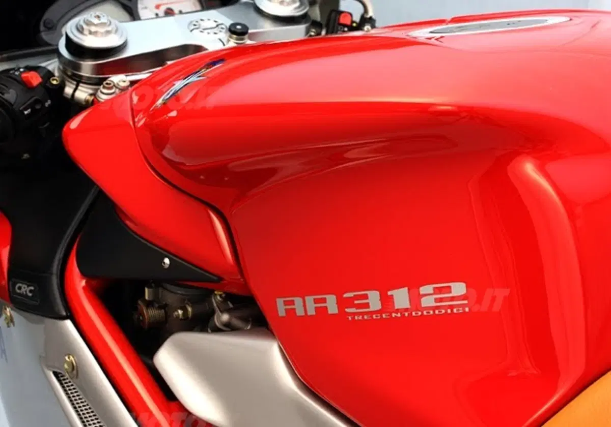 MV Agusta F4 1078 RR 312 Edizione Finale (2)