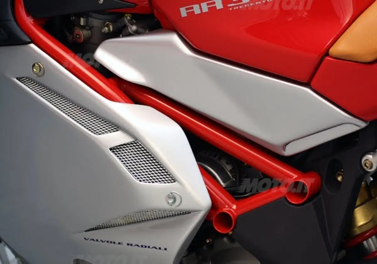 MV Agusta F4 1078 RR 312 Edizione Finale (3)