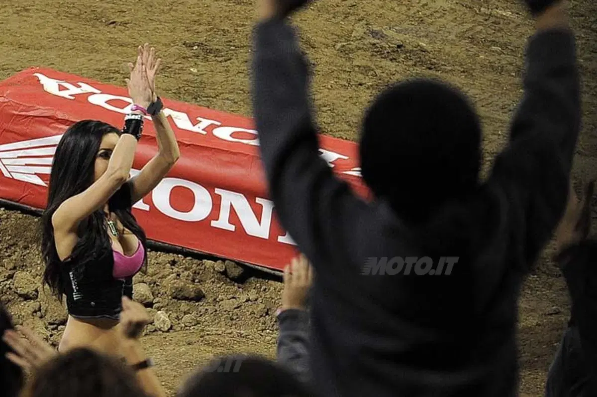 Le Girls più belle del Supercross di Anaheim II (12)