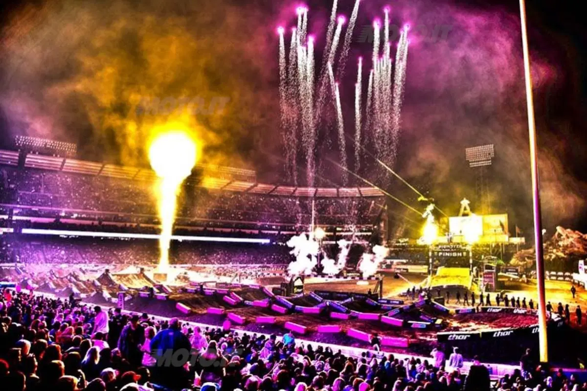 Le Girls più belle del Supercross di Anaheim II (49)