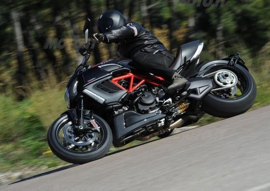 Prova la Ducati Diavel dal 14 al 19 marzo