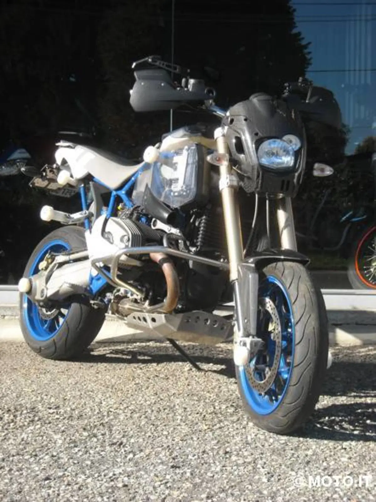 Le Strane di Moto.it: BMW HP2 Megamoto (2)