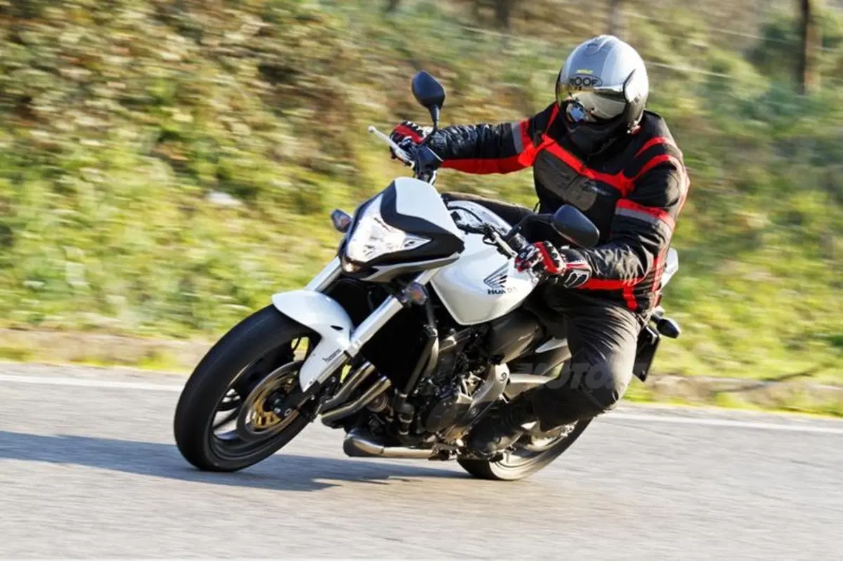 Honda Hornet 600   (2)