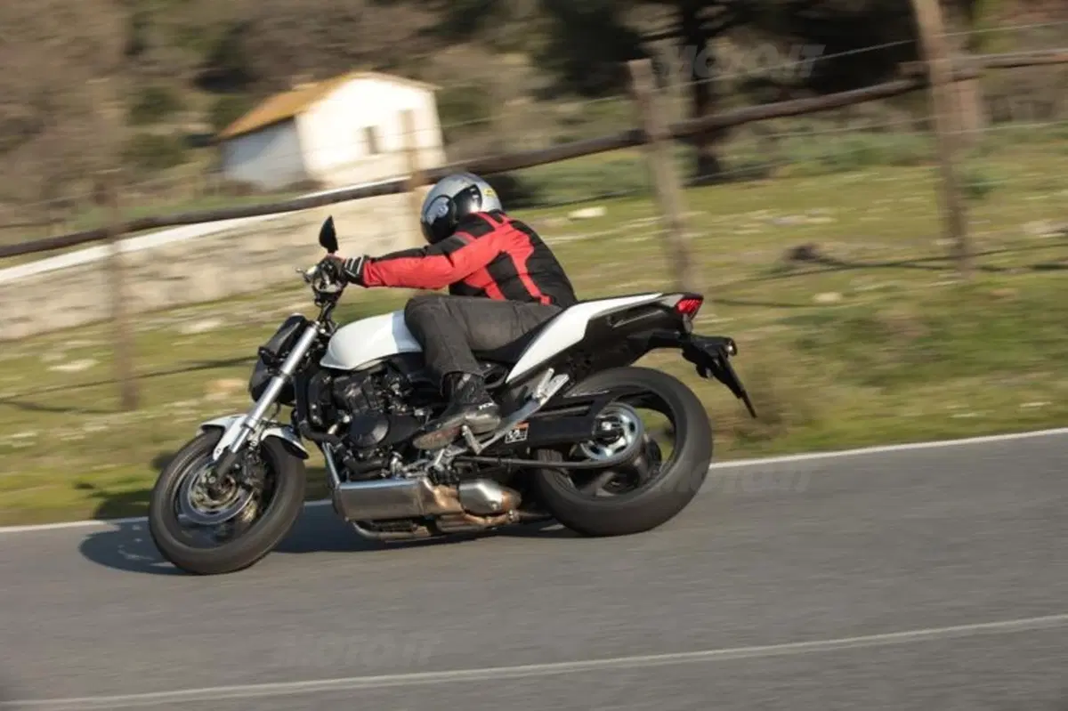 Honda Hornet 600   (3)