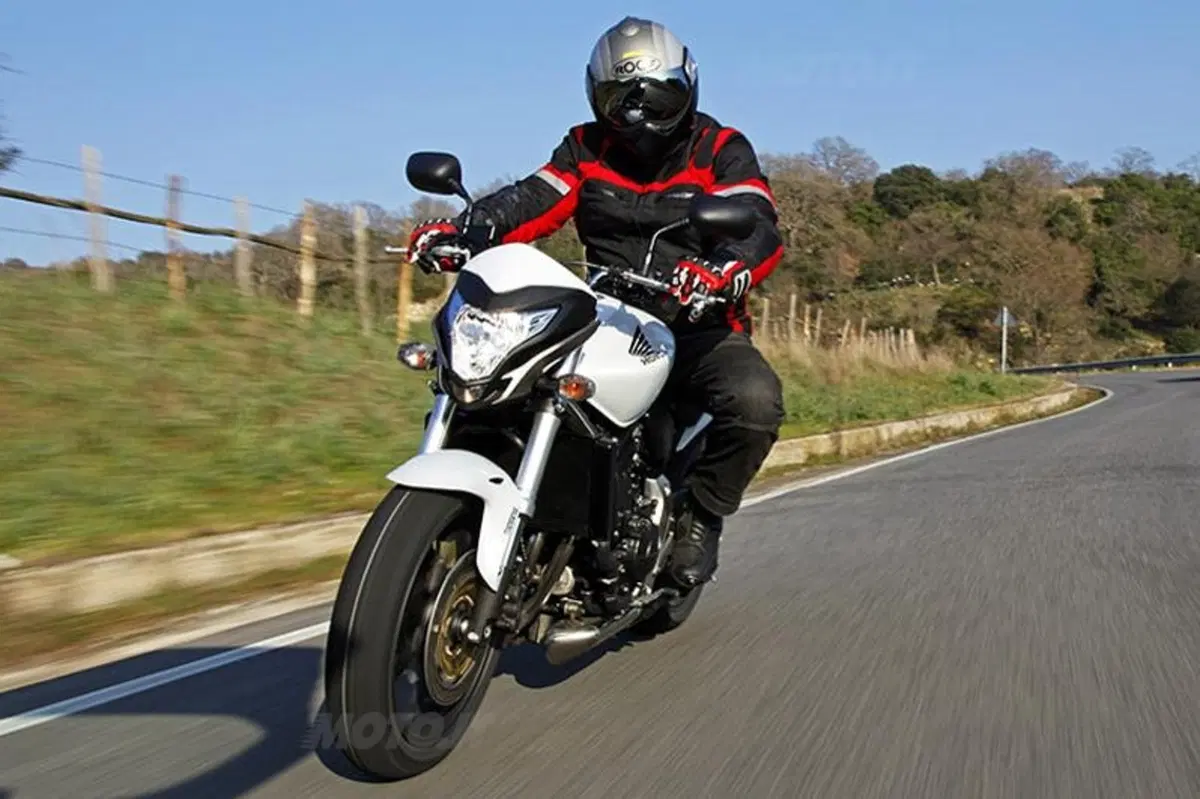 Honda Hornet 600   (9)