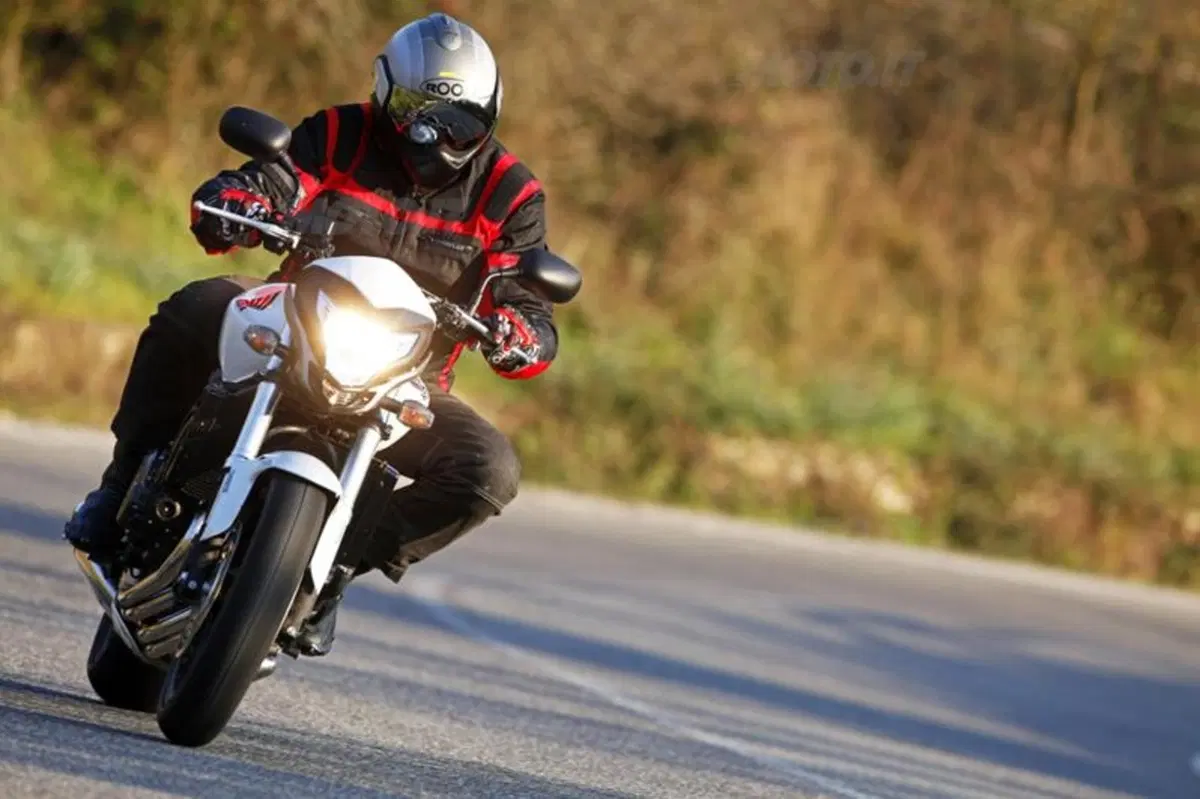 Honda Hornet 600   (12)