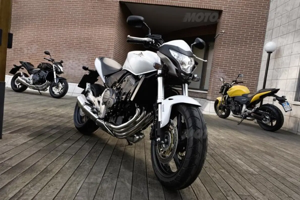 Honda Hornet 600   (18)