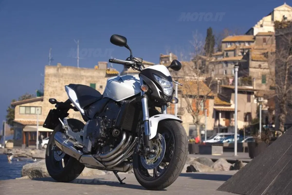 Honda Hornet 600   (24)