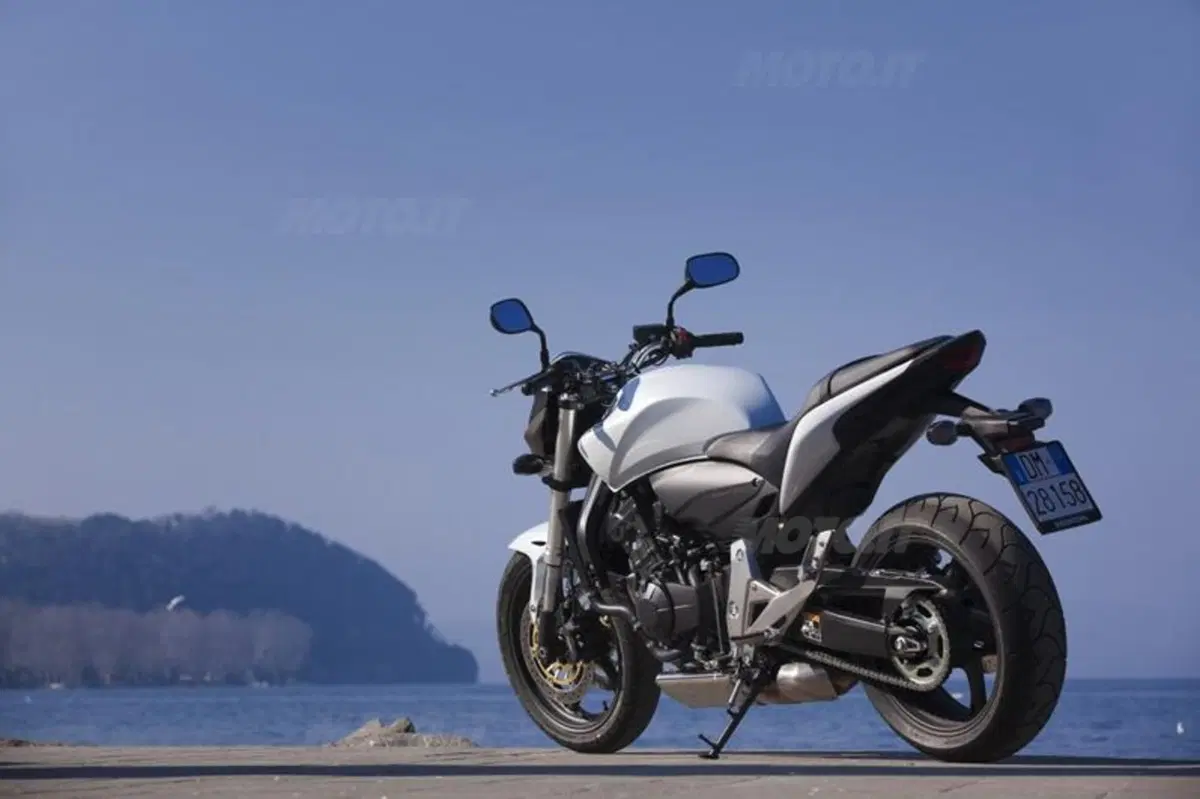 Honda Hornet 600   (25)