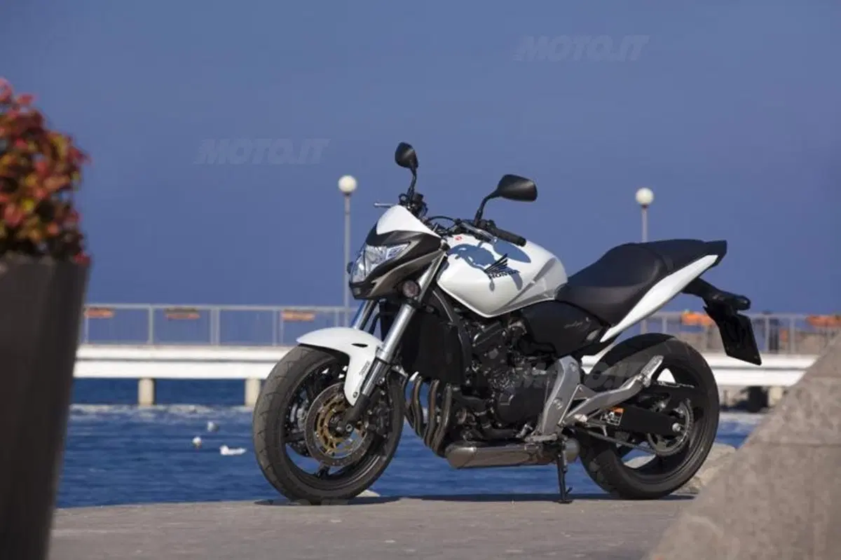 Honda Hornet 600   (26)
