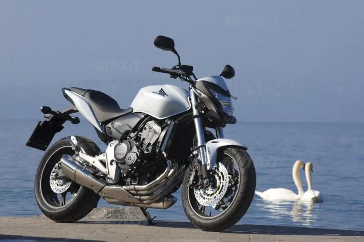 Honda Hornet 600   (28)