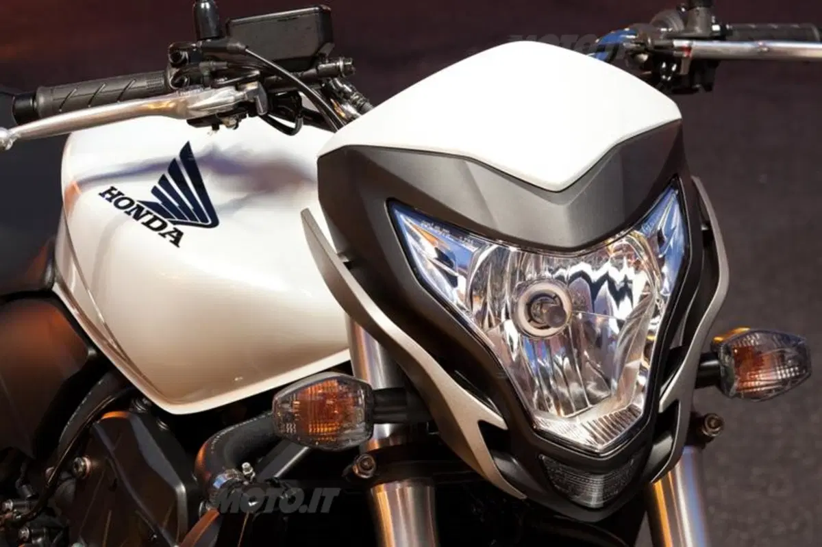 Honda Hornet 600   (56)