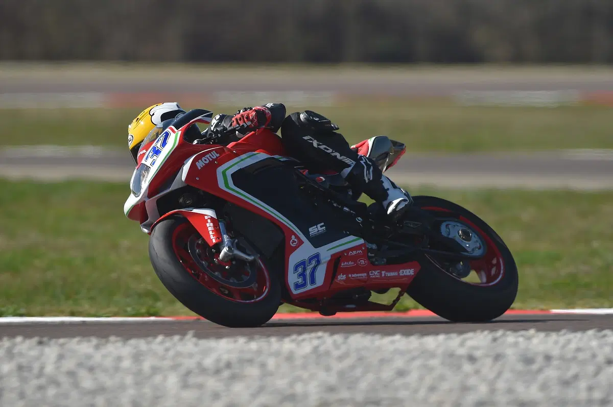 Ducati Panigale 959 Corse vs MV Agusta F3 800 RC. Medie per scelta (6)