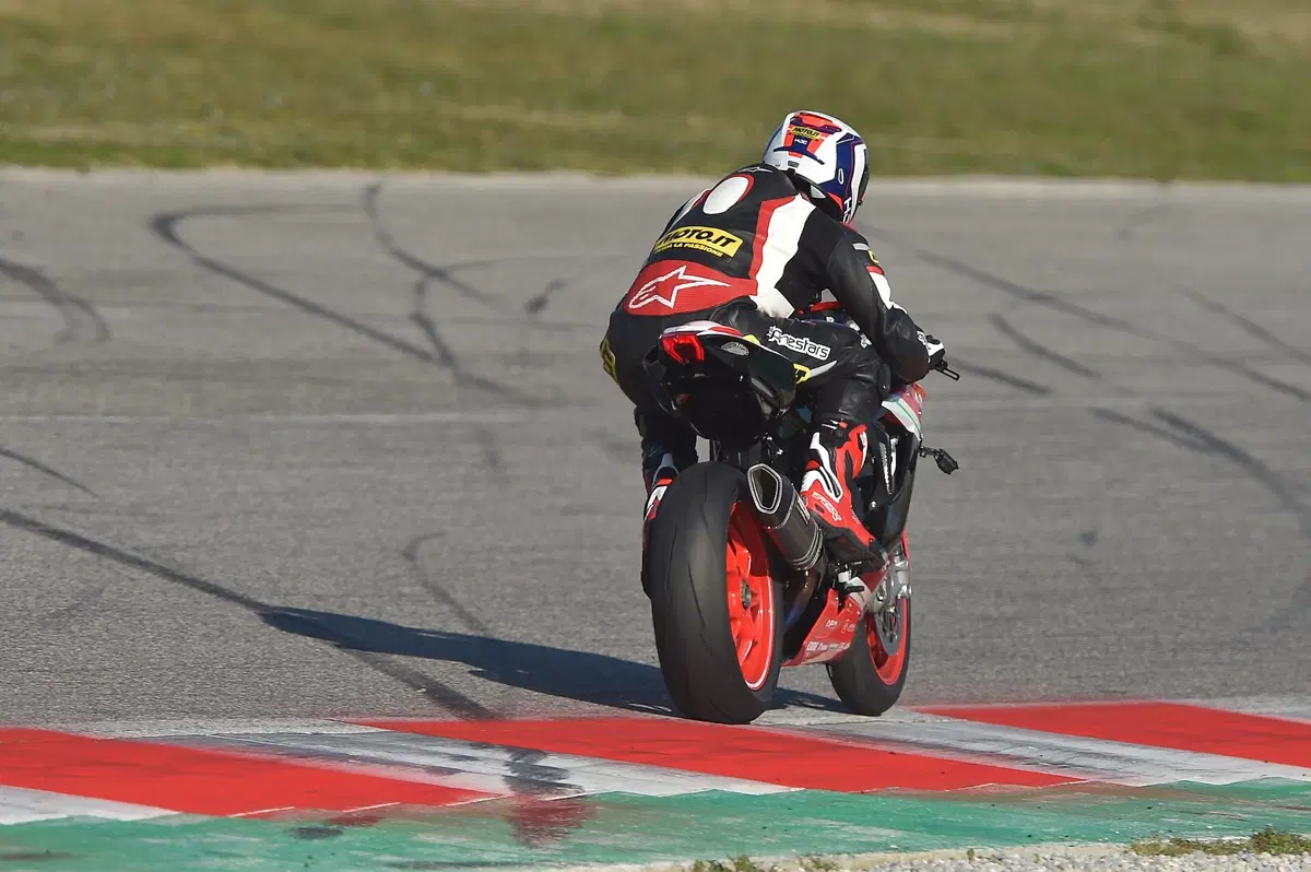Ducati Panigale 959 Corse vs MV Agusta F3 800 RC. Medie per scelta (7)