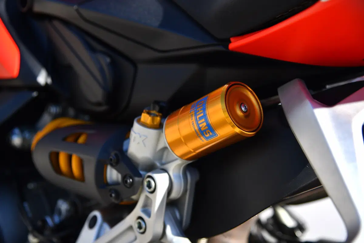 Ducati Panigale 959 Corse vs MV Agusta F3 800 RC. Medie per scelta (10)