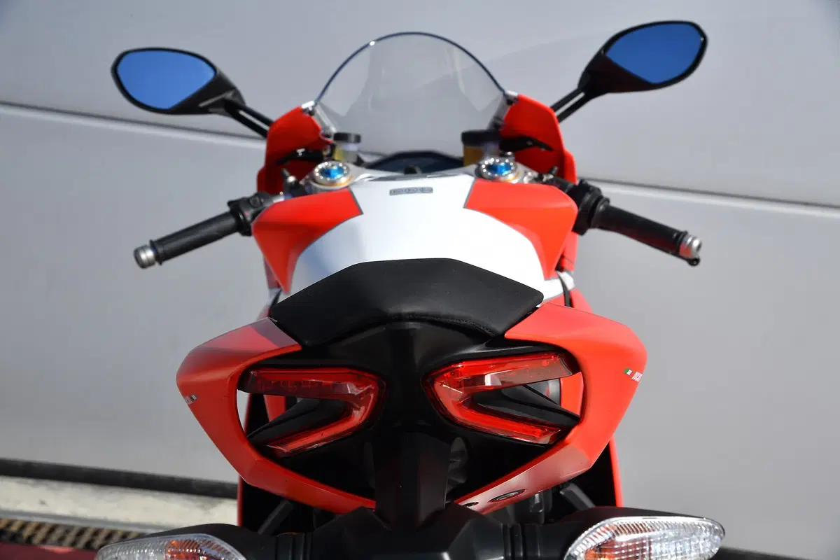 Ducati Panigale 959 Corse vs MV Agusta F3 800 RC. Medie per scelta (12)