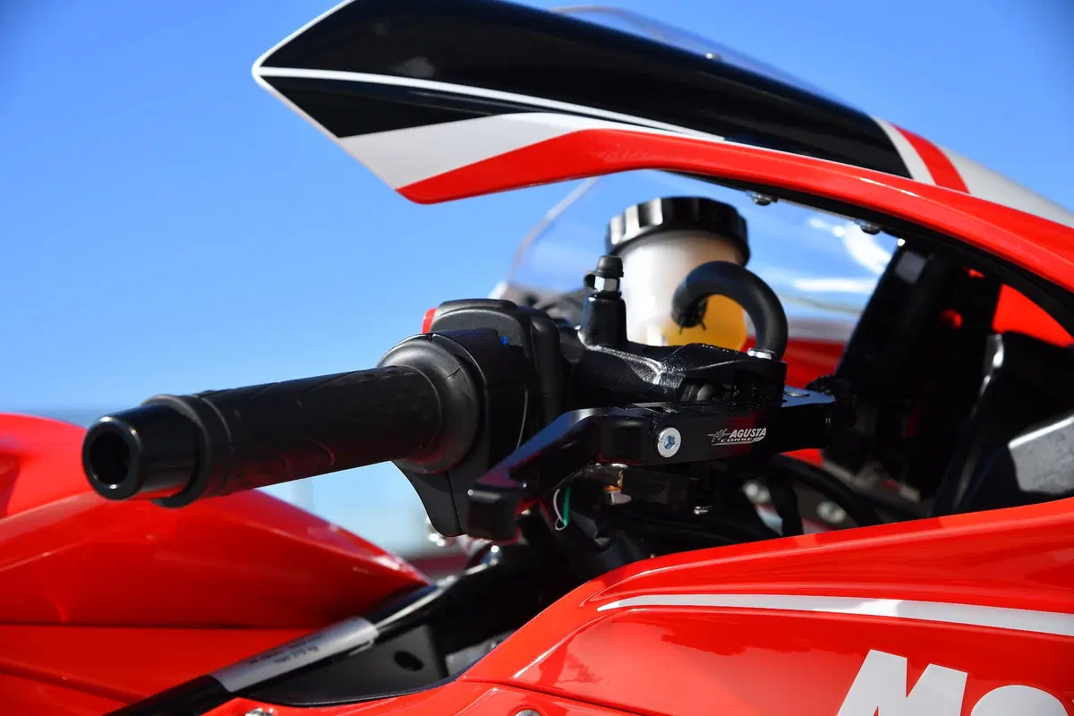 Ducati Panigale 959 Corse vs MV Agusta F3 800 RC. Medie per scelta (14)