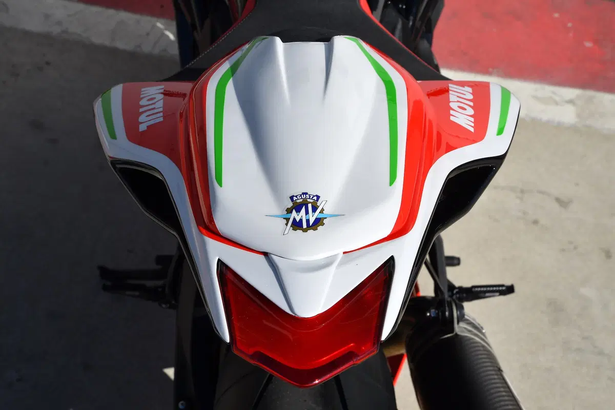 Ducati Panigale 959 Corse vs MV Agusta F3 800 RC. Medie per scelta (15)