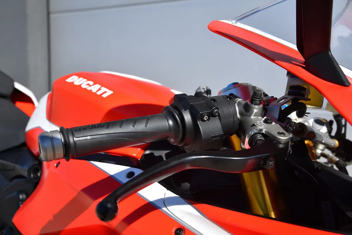 Ducati Panigale 959 Corse vs MV Agusta F3 800 RC. Medie per scelta (16)