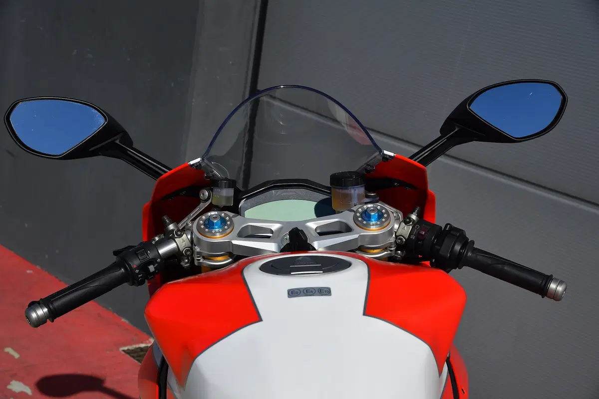 Ducati Panigale 959 Corse vs MV Agusta F3 800 RC. Medie per scelta (18)