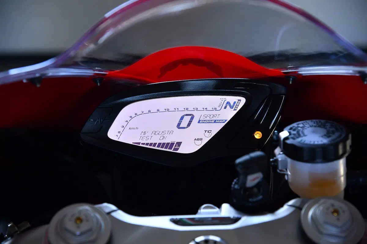 Ducati Panigale 959 Corse vs MV Agusta F3 800 RC. Medie per scelta (20)