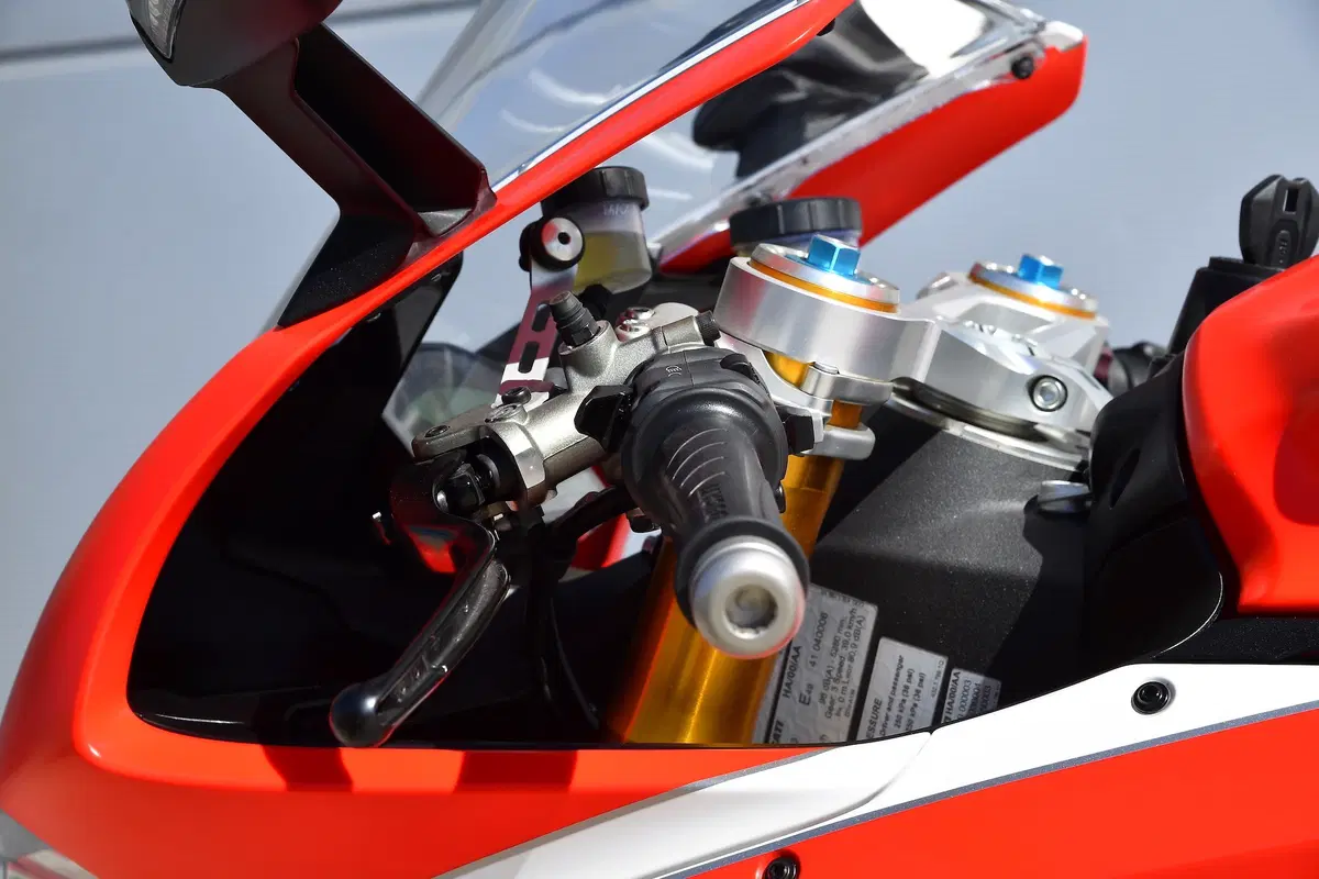 Ducati Panigale 959 Corse vs MV Agusta F3 800 RC. Medie per scelta (21)