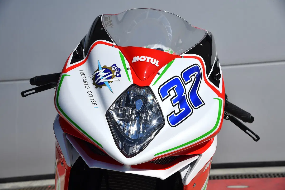 Ducati Panigale 959 Corse vs MV Agusta F3 800 RC. Medie per scelta (28)